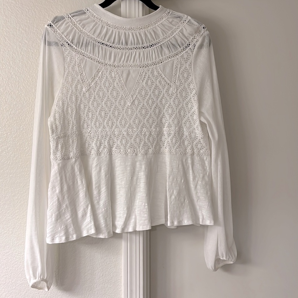 Free people crochet/ lace top with long balloon sleeves
